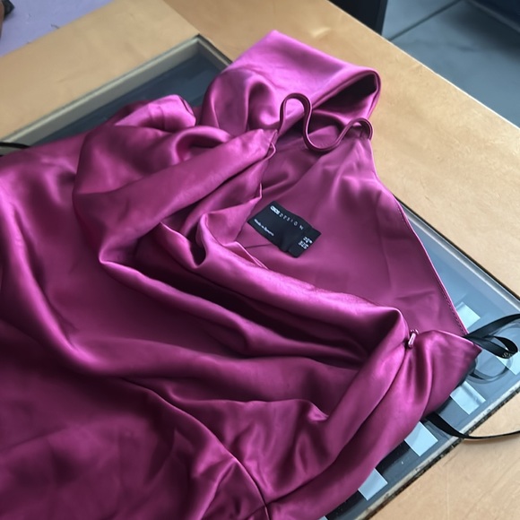 ASOS DESIGN satin twist shoulder midi dress with slit in pink side 8 - Picture 6 of 8